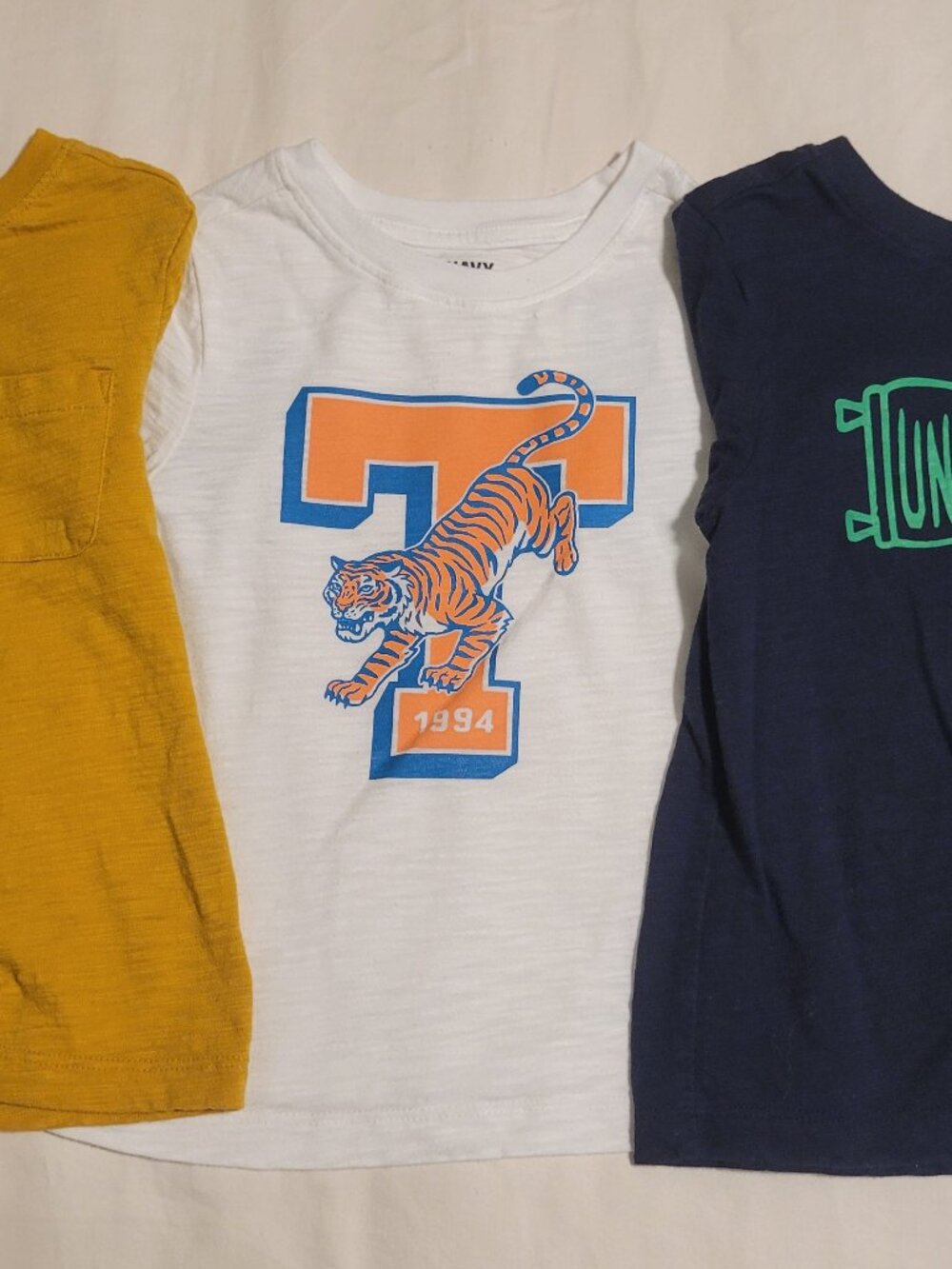 Old Navy Bundle of 3 Short Sleeve T-shirts Toddler Boys 2T
